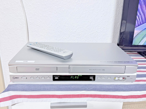 V9700 vhs vcr videorecorder - lg,
